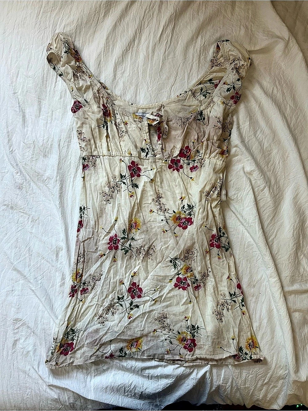 Urban Outfitters Floral Camisole in Cream & Pink Size Medium